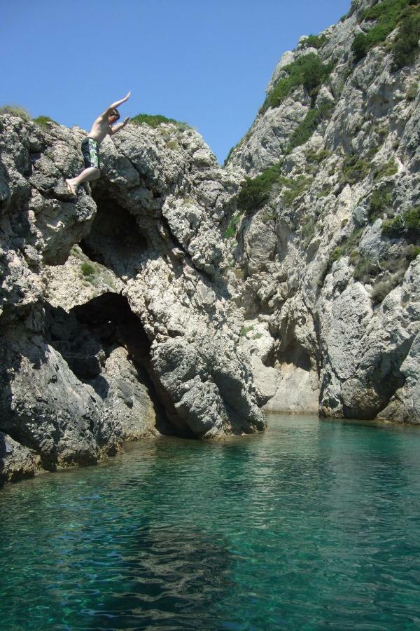 Archontiko Kourkoulos Makrades Exterior photo
